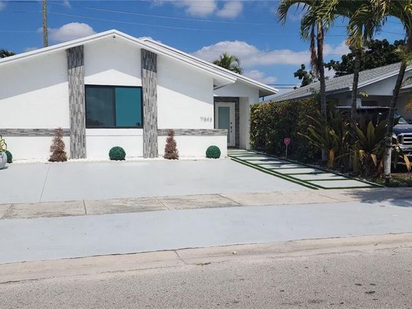 11843 SW 208 TERR, Miami, FL 33177