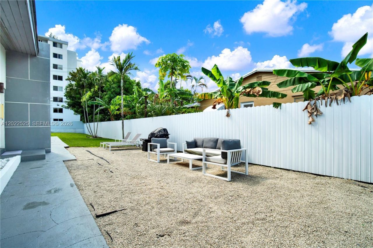 1236 NE 109th St , Unit 2, Miami, FL 33161 Photo