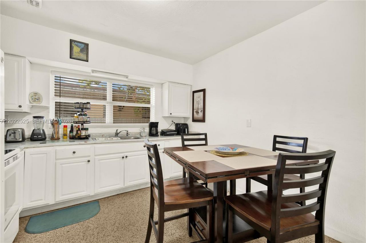 1236 NE 109th St , Unit 2, Miami, FL 33161 Photo