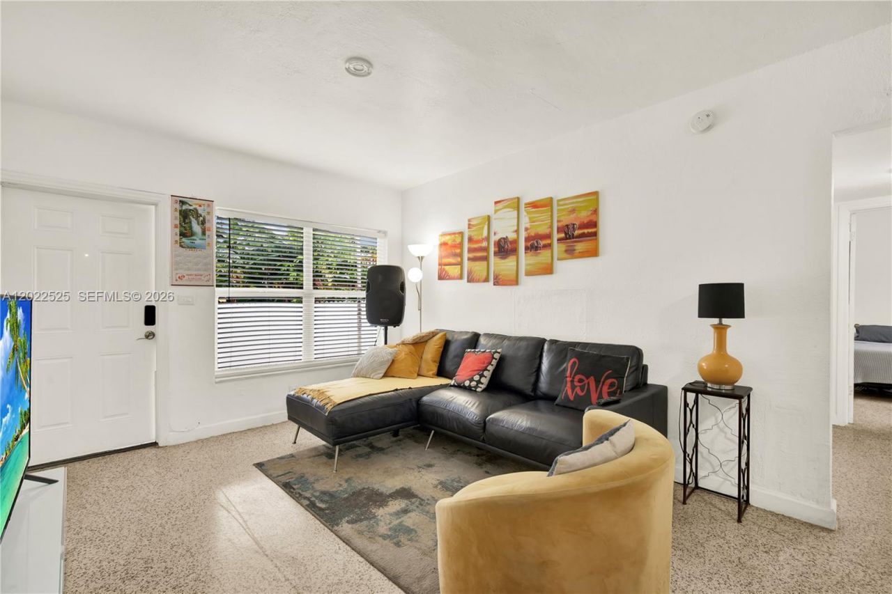 1236 NE 109th St , Unit 2, Miami, FL 33161 Photo