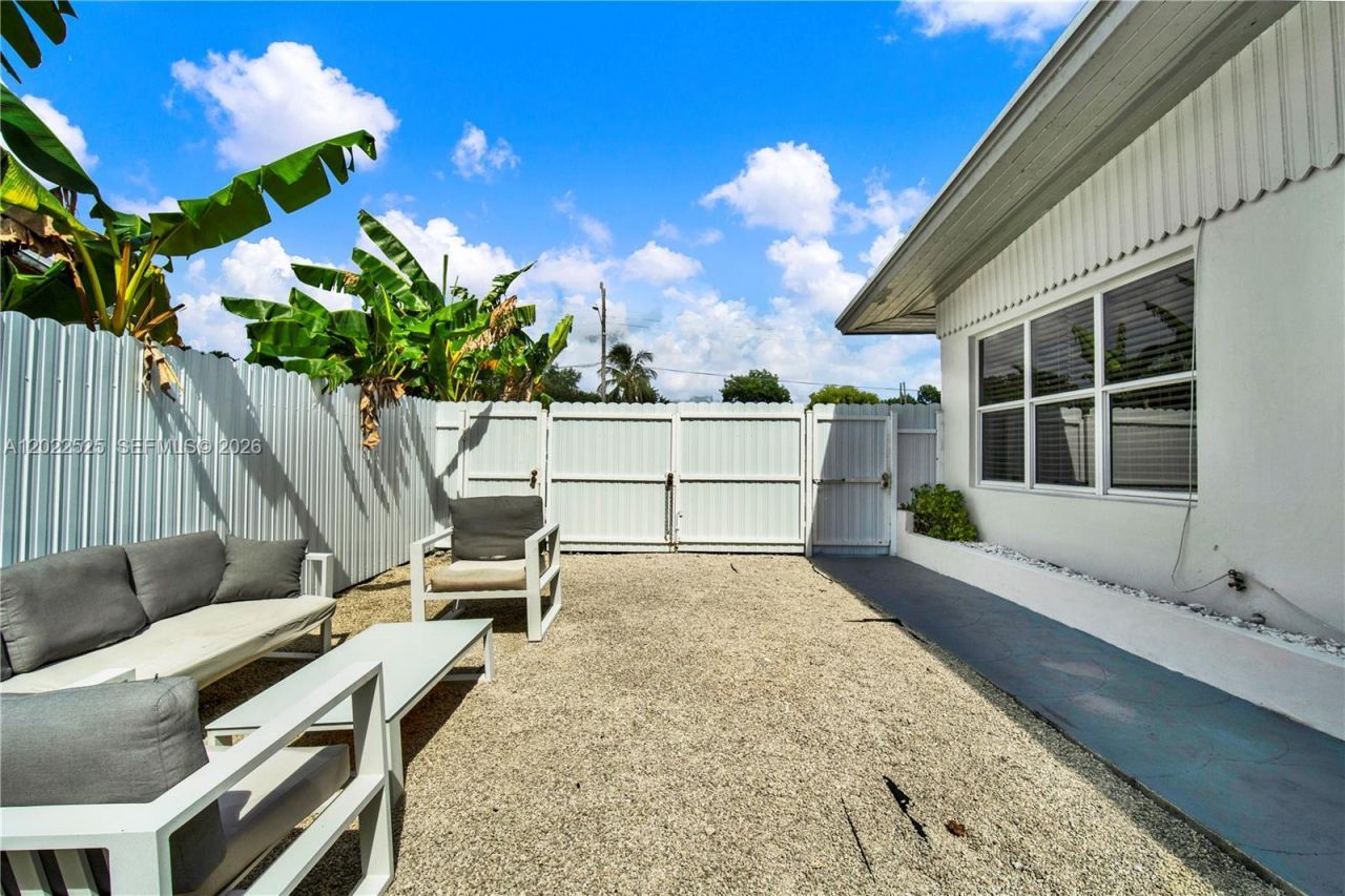 1236 NE 109th St , Unit 2, Miami, FL 33161 Photo
