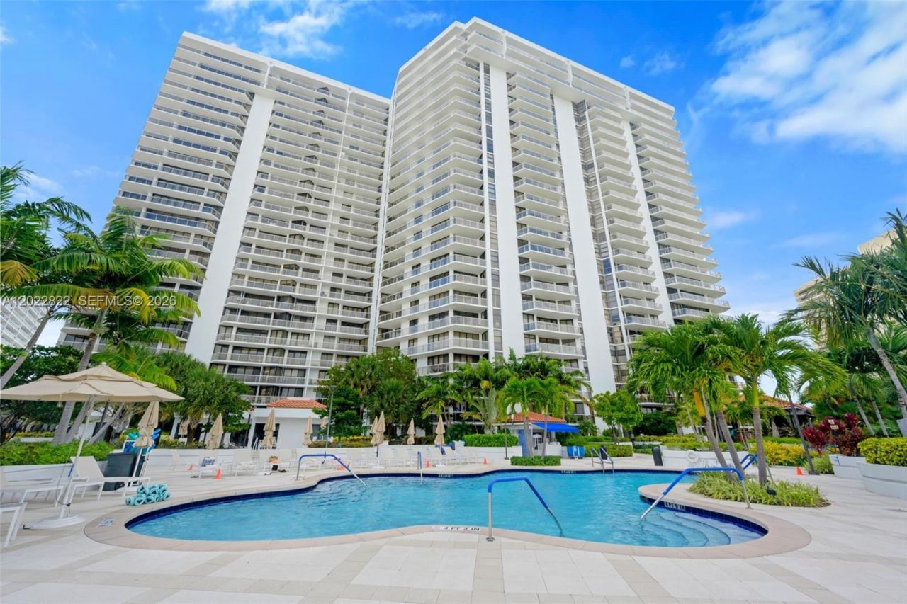 20281 E Country Club Dr , Unit 2310, Aventura, FL 33180 Photo