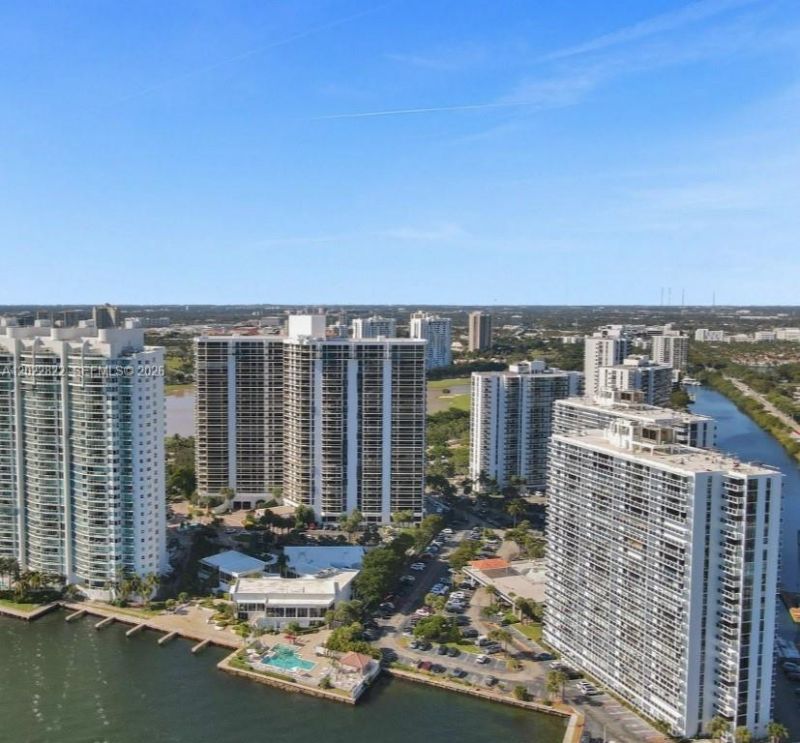 20281 E Country Club Dr , Unit 2310, Aventura, FL 33180 Photo