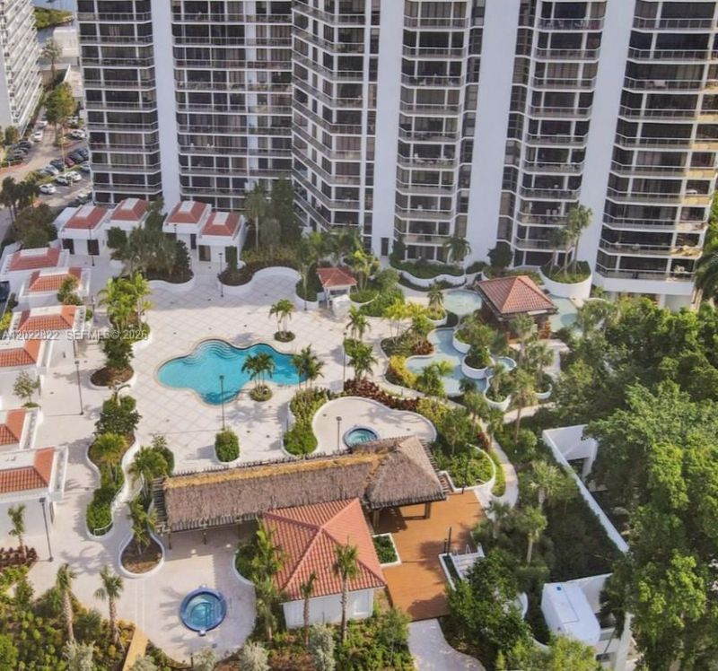 20281 E Country Club Dr , Unit 2310, Aventura, FL 33180 Photo