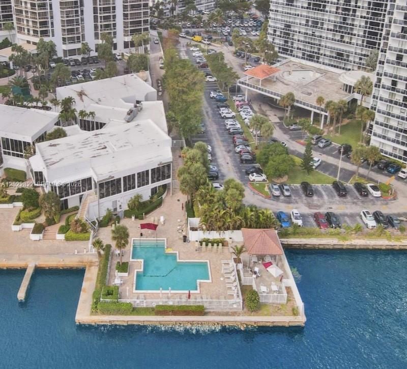 20281 E Country Club Dr , Unit 2310, Aventura, FL 33180 Photo