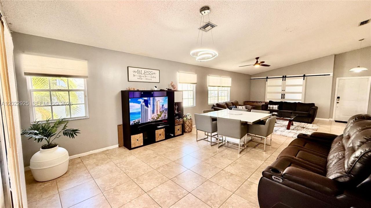 5470 Pine Cir , Coral Springs, FL 33067 Photo