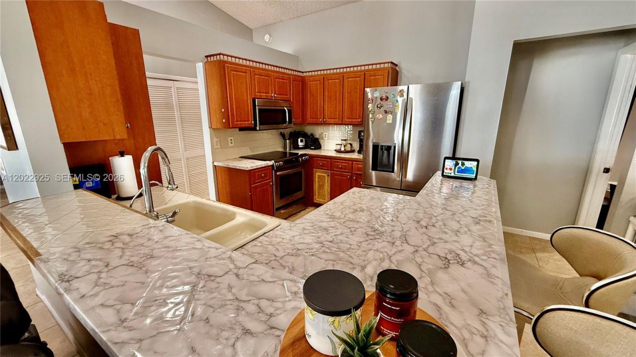 5470 Pine Cir , Coral Springs, FL 33067 Photo
