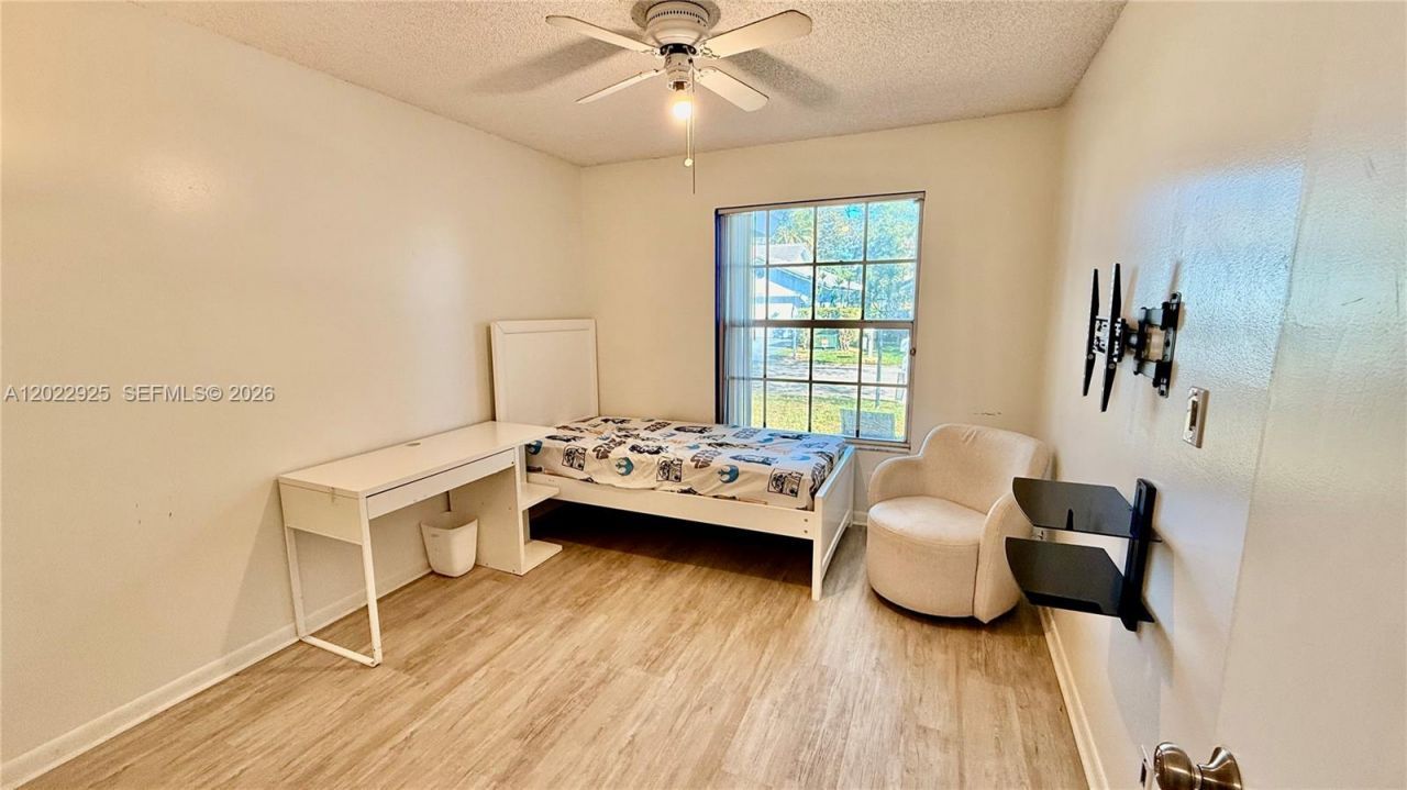 5470 Pine Cir , Coral Springs, FL 33067 Photo