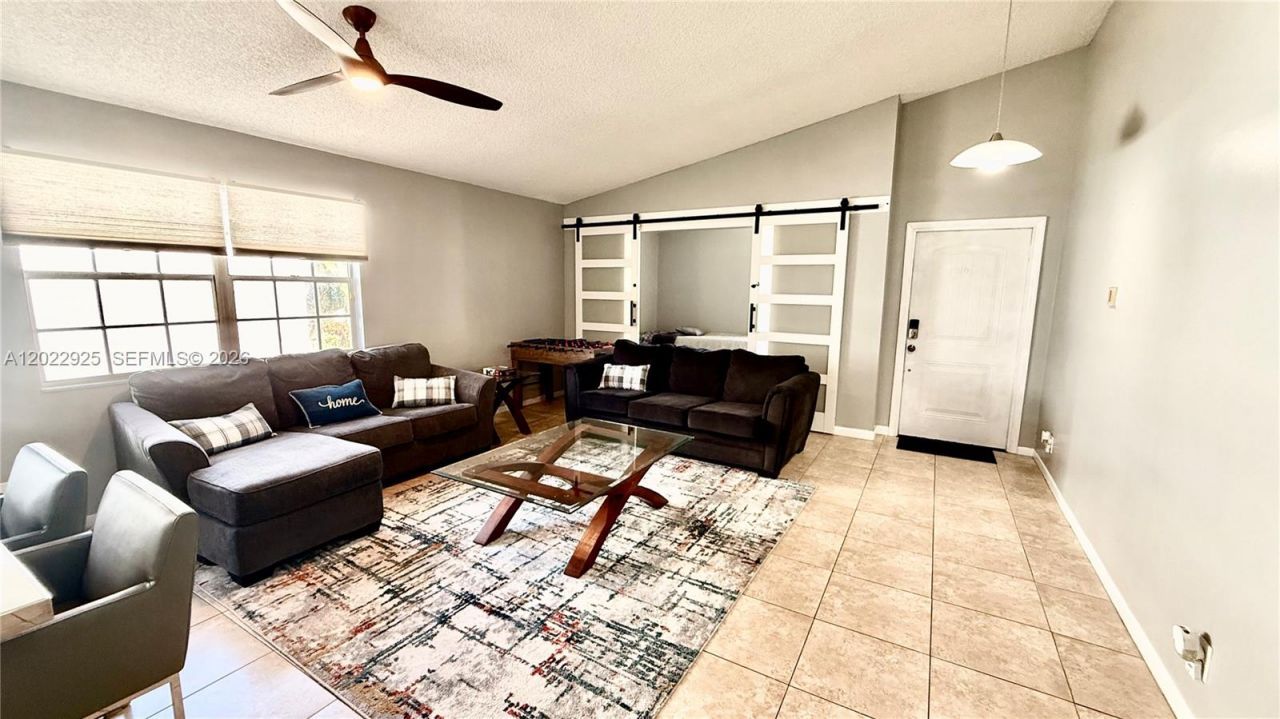5470 Pine Cir , Coral Springs, FL 33067 Photo