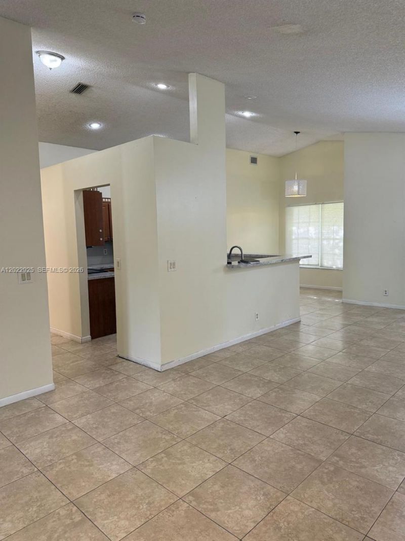 5470 Pine Cir , Coral Springs, FL 33067 Photo