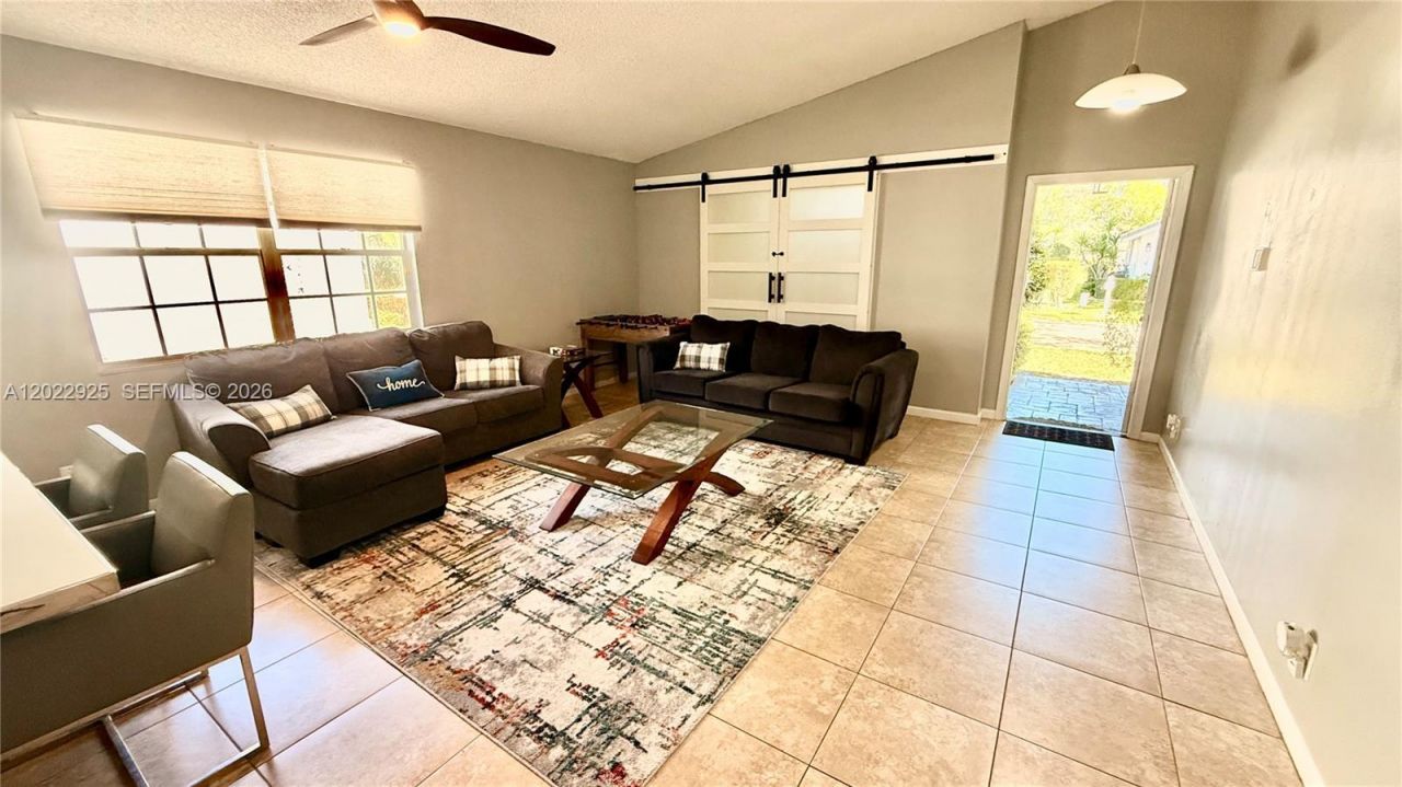 5470 Pine Cir , Coral Springs, FL 33067 Photo