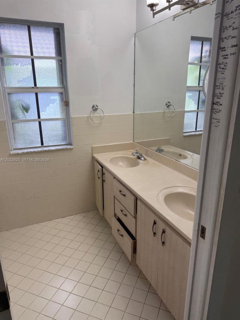 5470 Pine Cir , Coral Springs, FL 33067 Photo