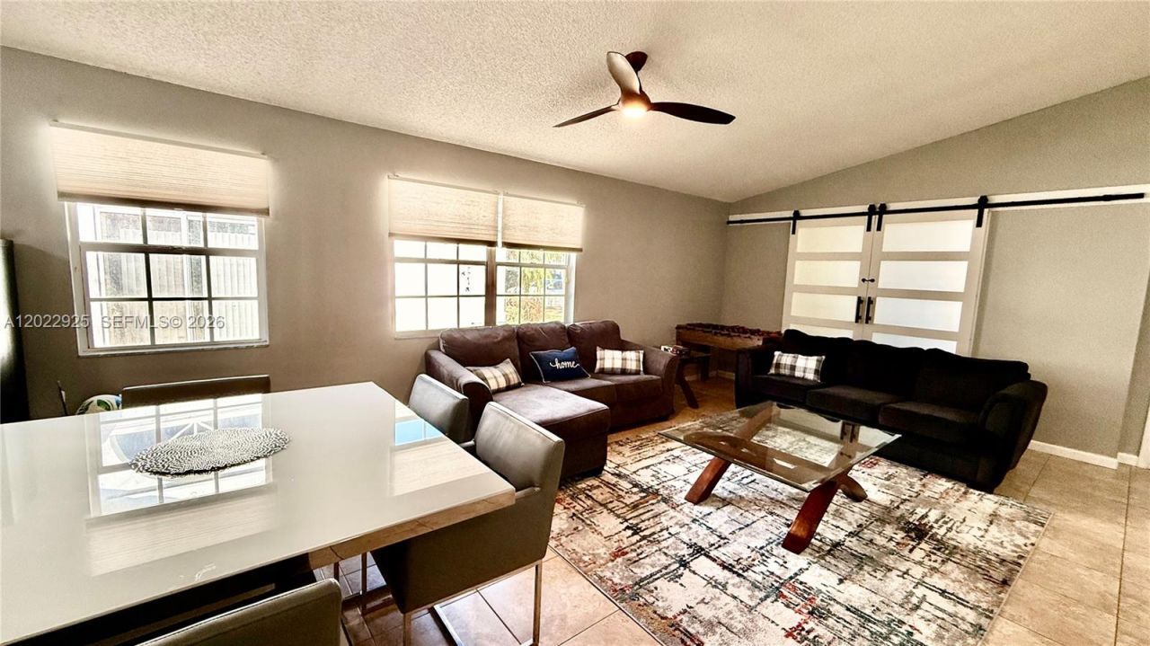 5470 Pine Cir , Coral Springs, FL 33067 Photo