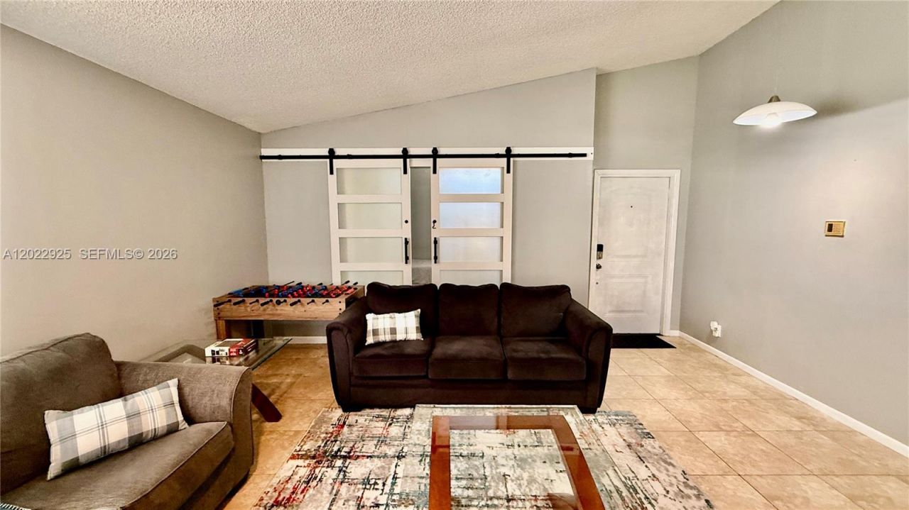 5470 Pine Cir , Coral Springs, FL 33067 Photo