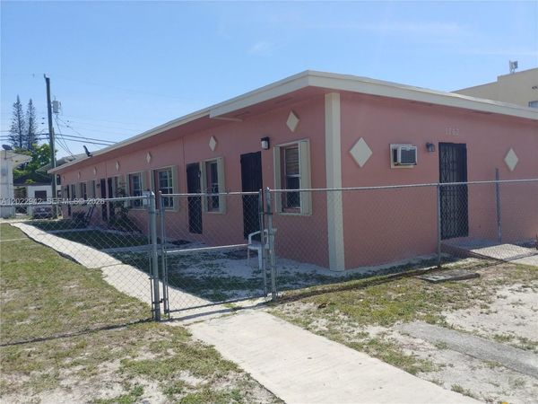 1260 Sesame St , Unit 4, Opa-Locka, FL 33054