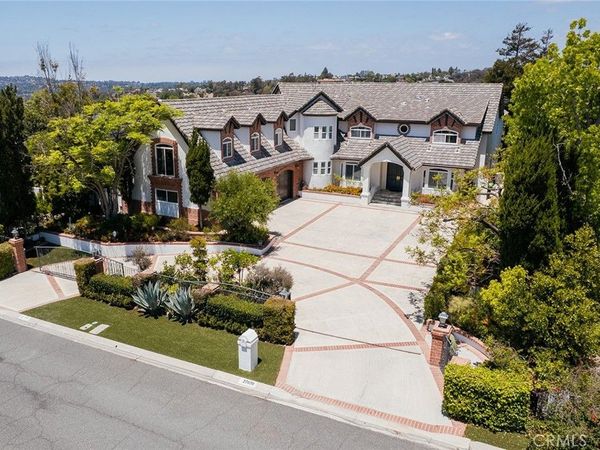 27070 Hidden Trail Road, Laguna Hills, CA 92653