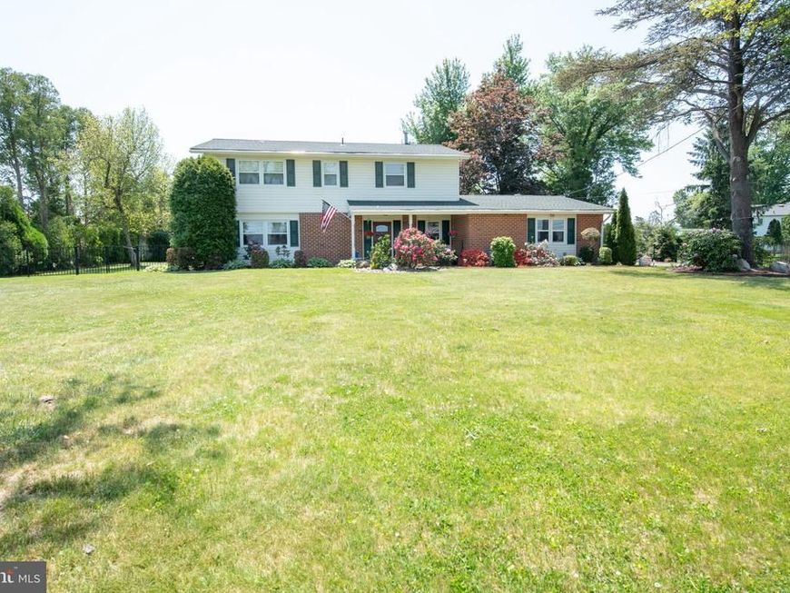 911 Thornton Road, Horsham, PA 19044 Main Photo