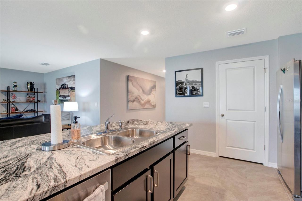 9206 Mission Bay Place, Tampa, FL 33637 Photo