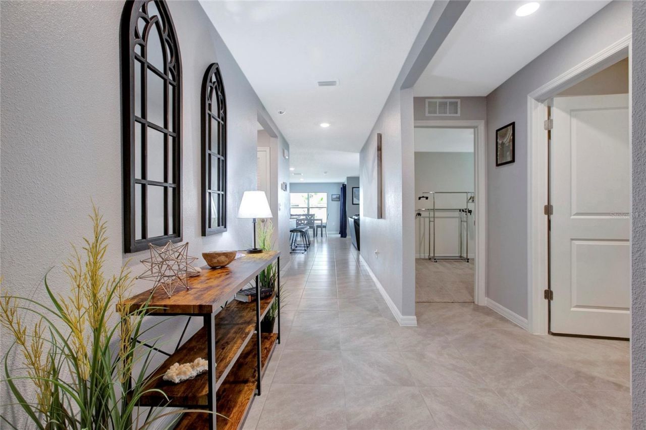 9206 Mission Bay Place, Tampa, FL 33637 Photo