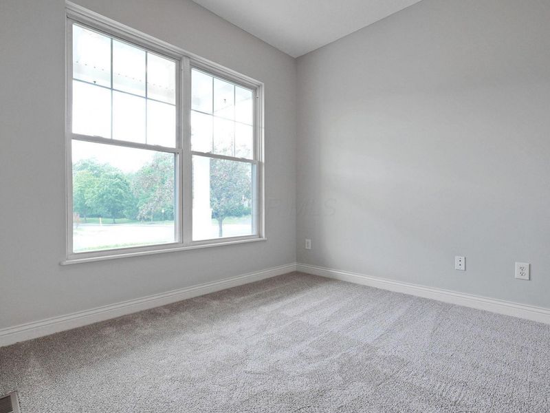 374 Hoskins Way, Columbus, OH 43213 Photo 6
