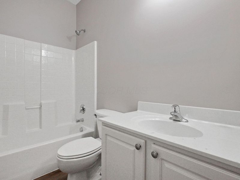 374 Hoskins Way, Columbus, OH 43213 Photo 7