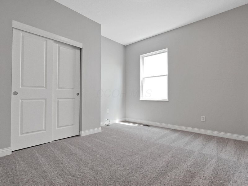 374 Hoskins Way, Columbus, OH 43213 Photo 8