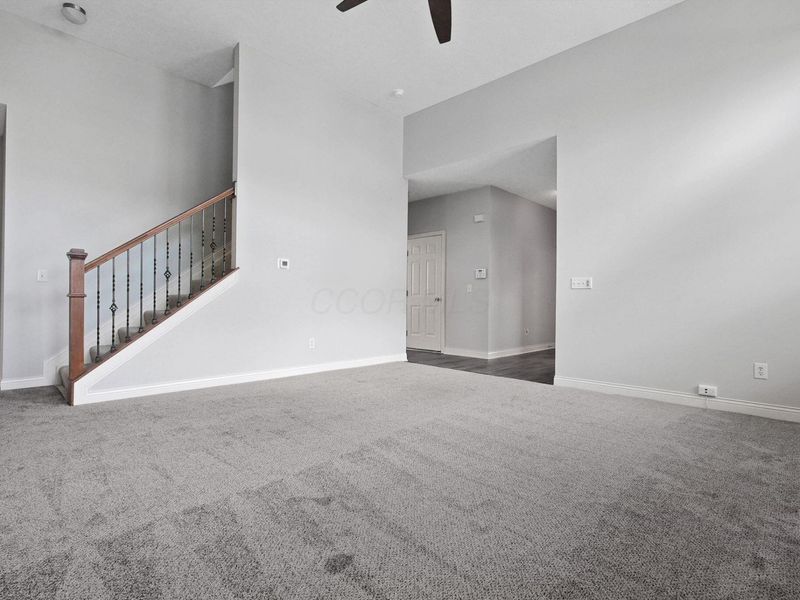 374 Hoskins Way, Columbus, OH 43213 Photo 9