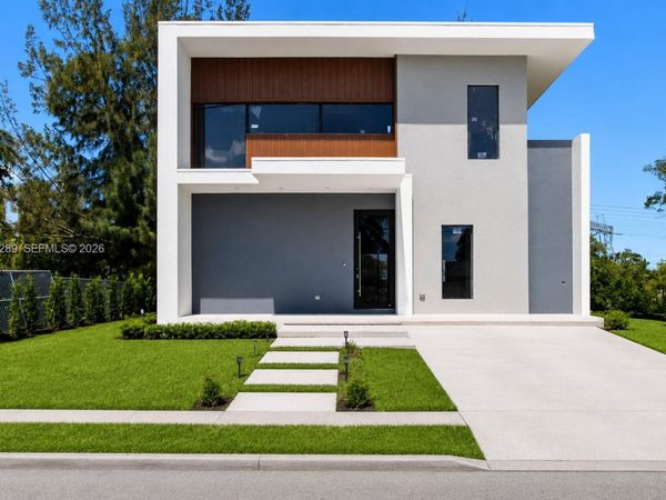 201 NW 14 WAY , Dania Beach, FL 33004