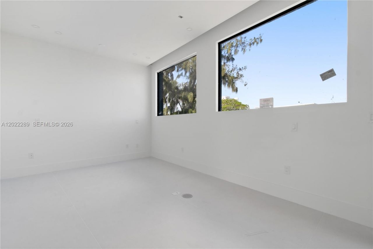 201 NW 14 Way , Dania Beach, FL 33004 Photo