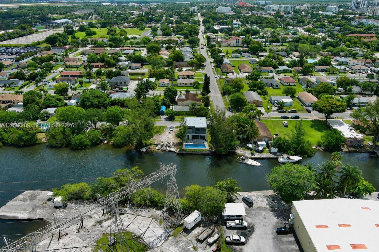 201 NW 14 Way , Dania Beach, FL 33004 Photo