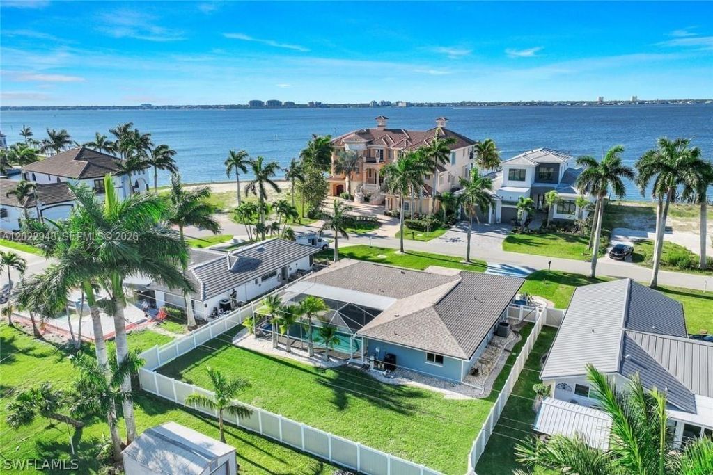 503 SW 17th St, Cape Coral, FL 33990 Photo