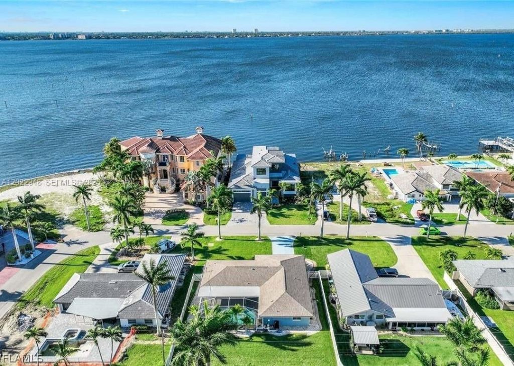 503 SW 17th St, Cape Coral, FL 33990 Photo