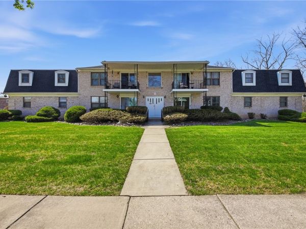 136 Denrose Drive, Unit 4, Buffalo, NY 14228