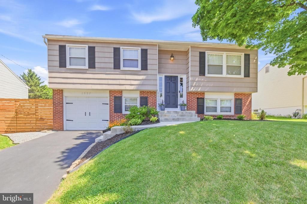 1537 Princess Anne Drive, Lancaster, PA 17601 Main Photo