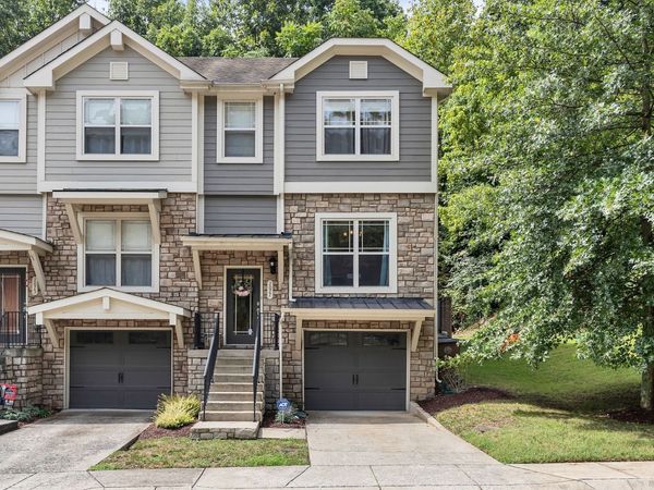 1077 Woodbury Falls Dr, Nashville, TN 37221