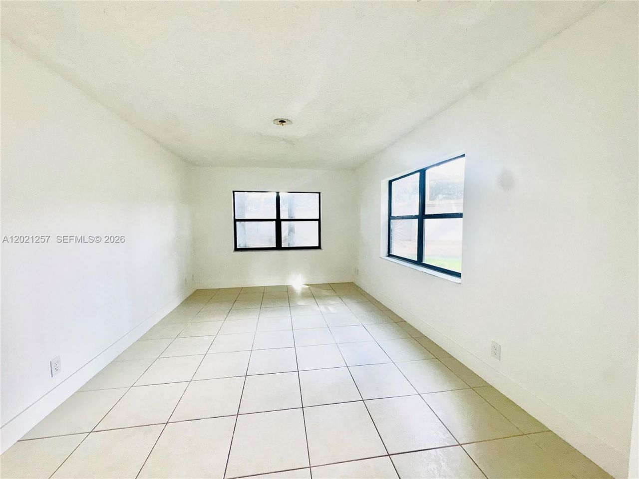 8290 Lake Dr , Unit 130, Doral, FL 33166 Photo