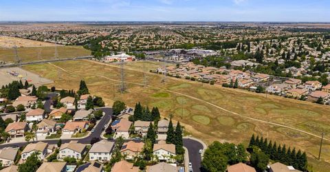 1924 Saint Patrick Way, Roseville, CA 95747 Photo