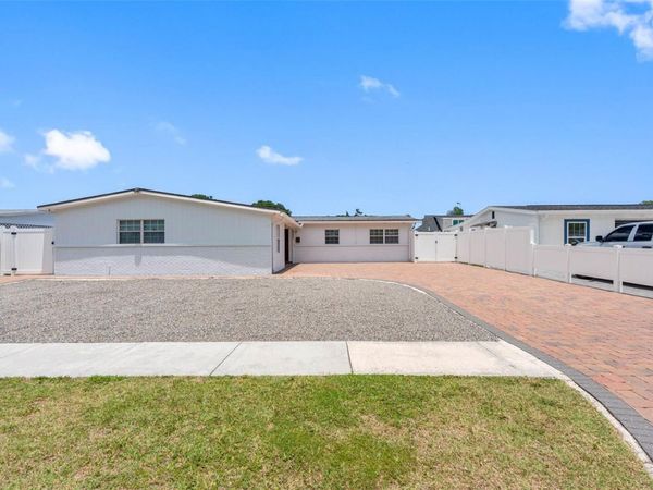 6033 AMBASSADOR DRIVE, TAMPA, FL 33615