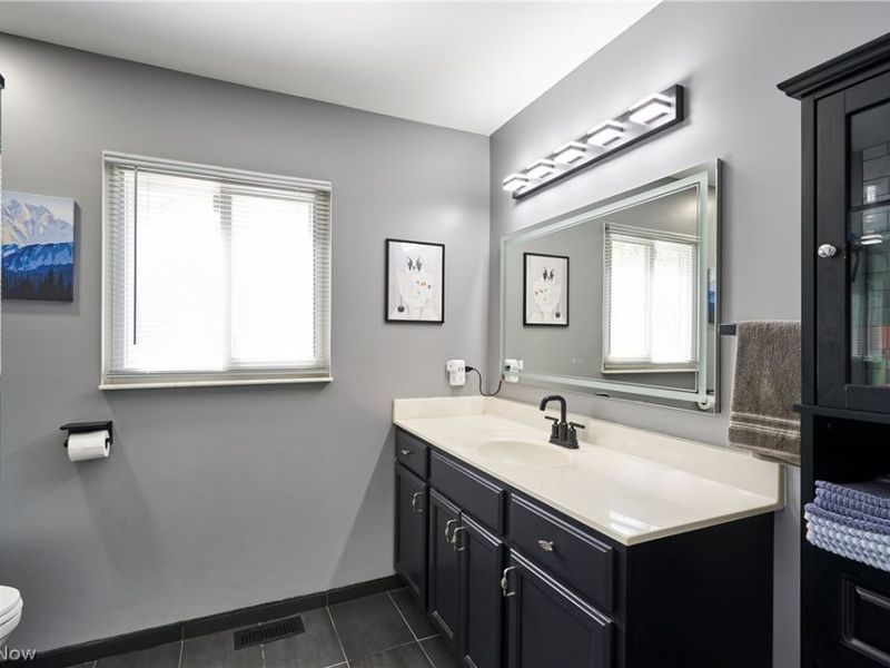 3418 Montrose Avenue, Akron, OH 44333 Photo 13