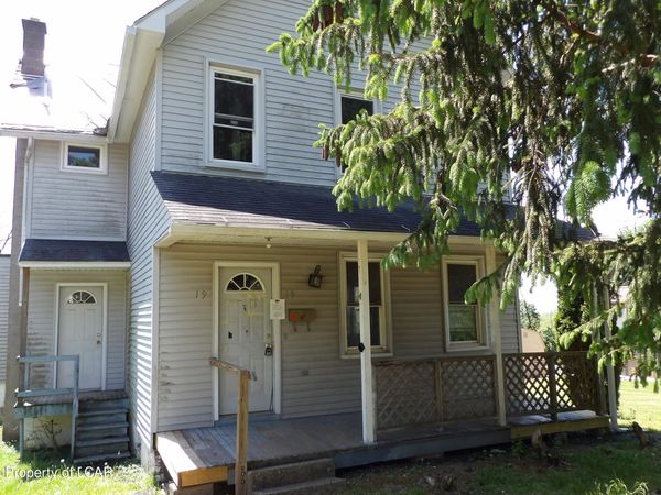 19 Chestnut Street, Mountain Top, PA 18707