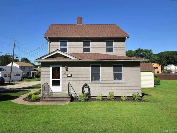 40 Perry Avenue , Bayville, NY 11709