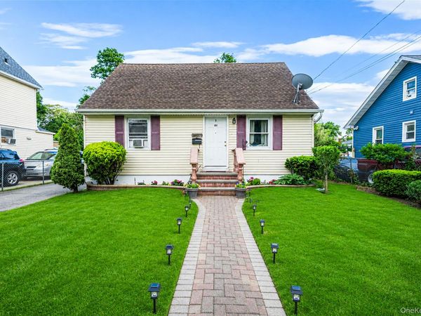 101 Woods Avenue , Roosevelt, NY 11575
