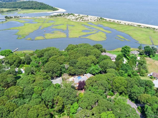 61 Hidden Cove Court, Southampton, NY 11968