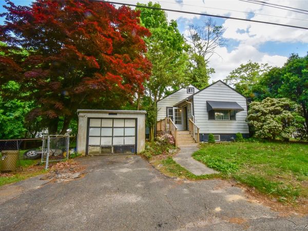 82 Cherry Road, Rocky Point, NY 11778