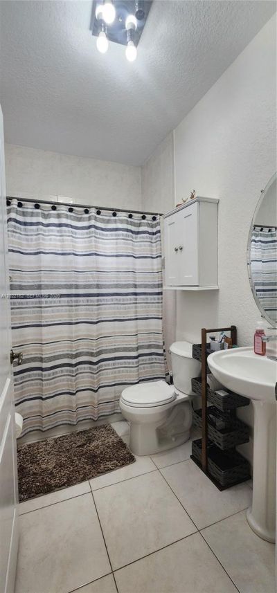 16441 NW 89th Ct, Miami Lakes, FL 33018 Photo
