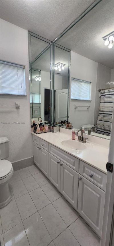 16441 NW 89th Ct, Miami Lakes, FL 33018 Photo