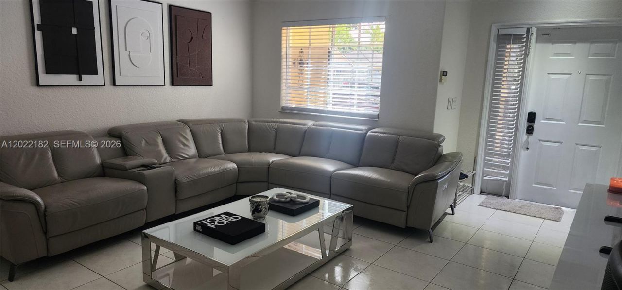 16441 NW 89th Ct, Miami Lakes, FL 33018 Photo