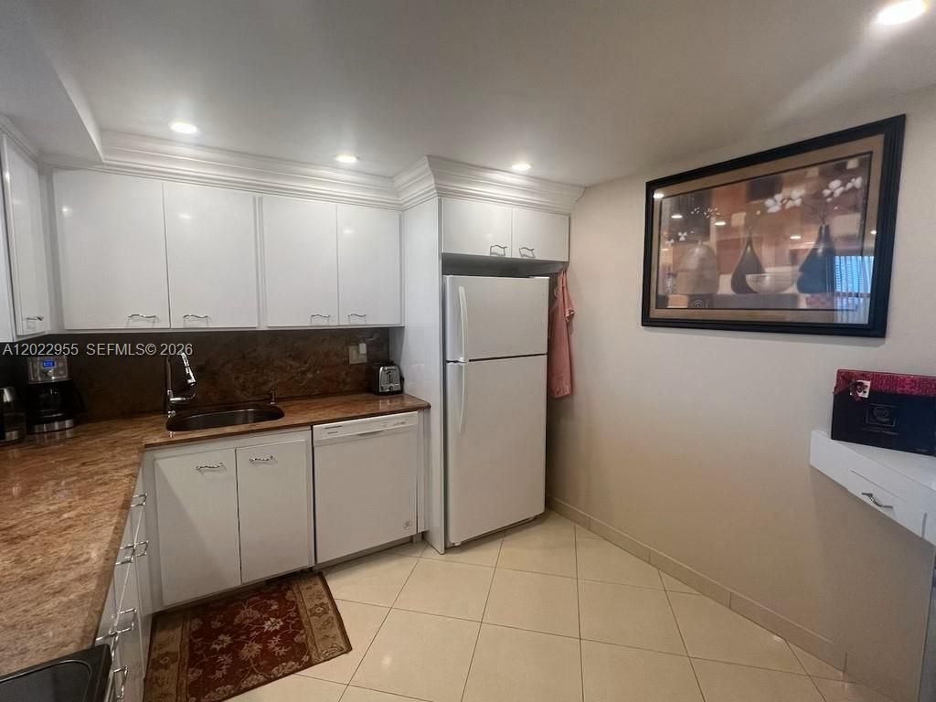 2017 S Ocean Dr , Unit 808, Hallandale Beach, FL 33009 Photo
