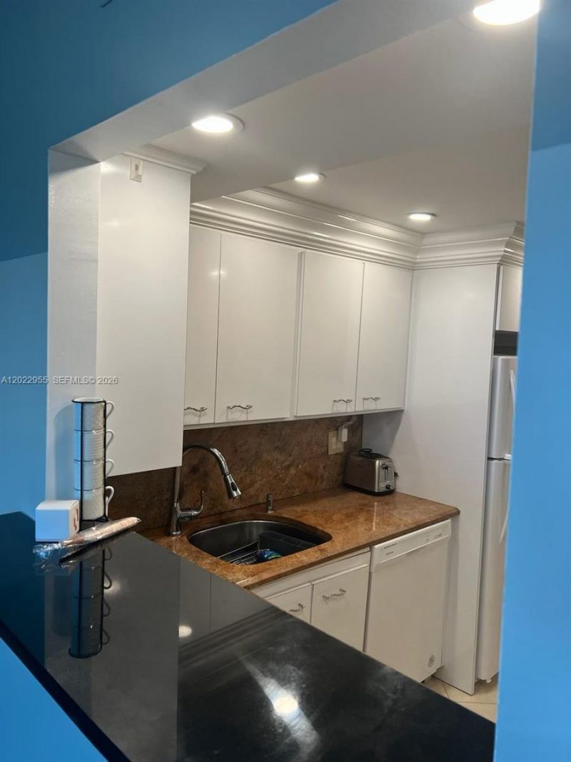 2017 S Ocean Dr , Unit 808, Hallandale Beach, FL 33009 Photo
