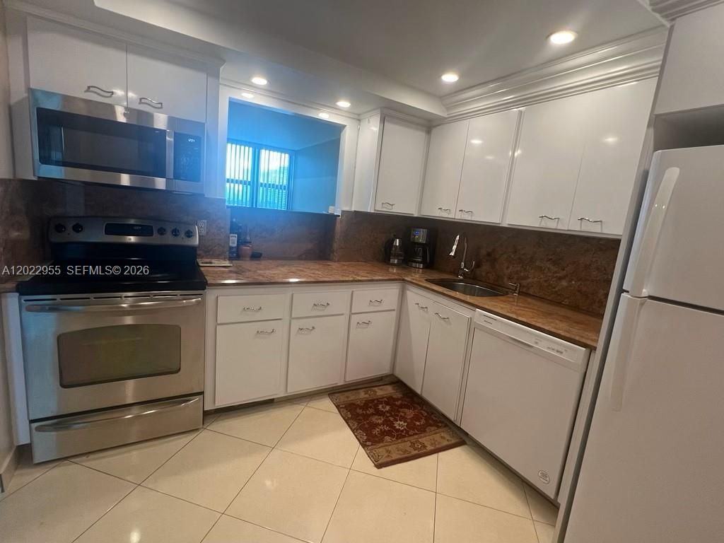 2017 S Ocean Dr , Unit 808, Hallandale Beach, FL 33009 Photo